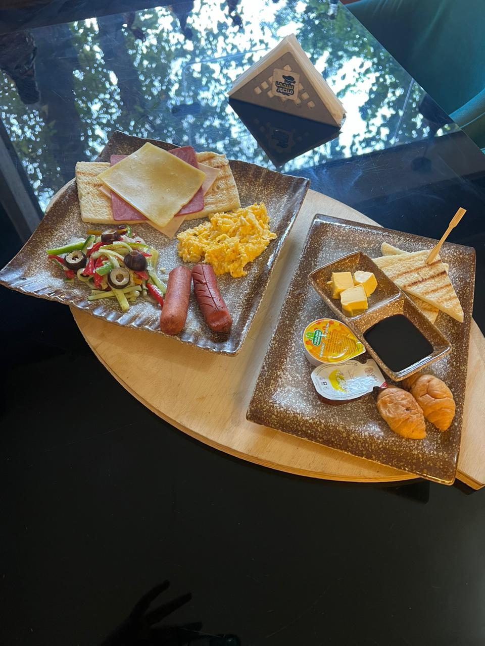 Single breakfast tray