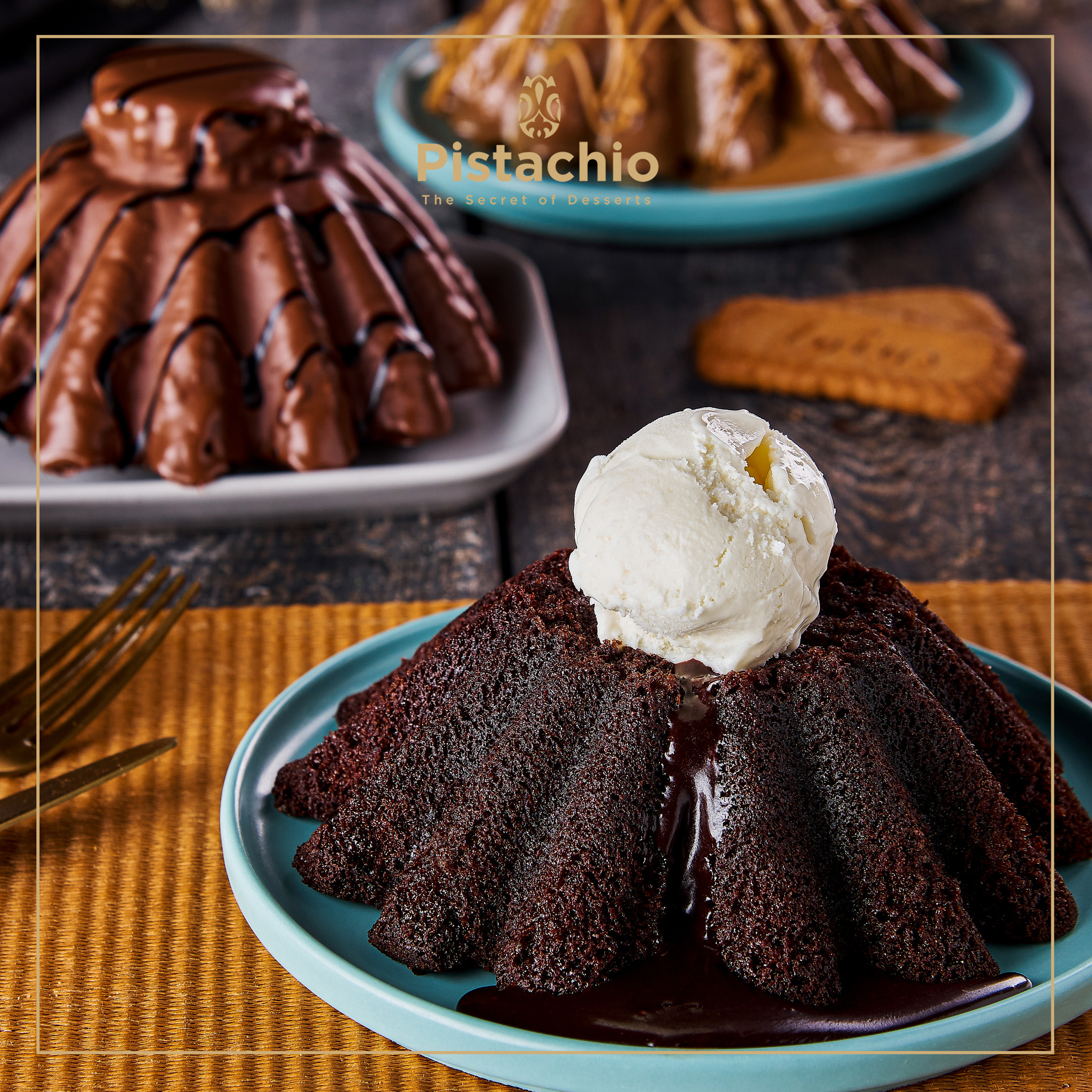 Moltan cake with ice cream